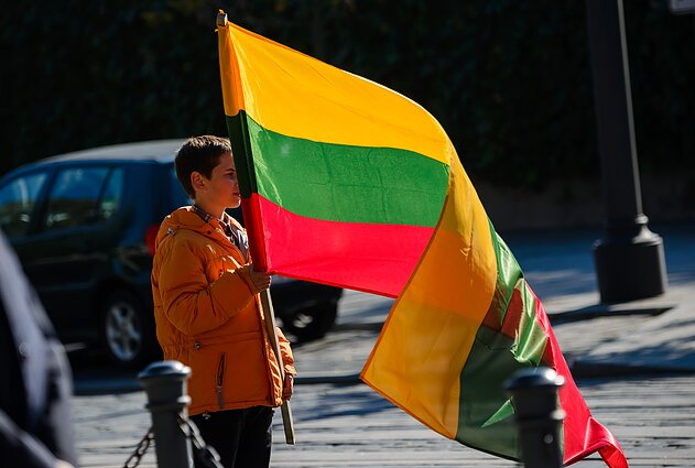 Lithuania broadens possibility for expat children to keep dual citizenship