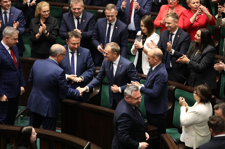 Incoming Polish PM Tusk presents cabinet and programme ahead of confidence vote