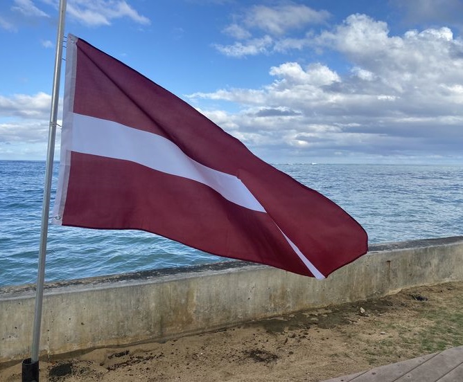 Latvia Starts Expelling Russians Who Have Failed to Meet Residency Rules