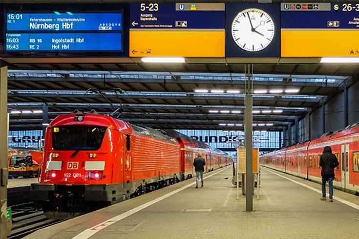 Deutschlandticket price frozen for 2024, transport ministers confirm