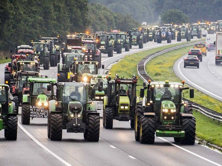 Polish farmers launch 30-day protest, blocking roads and Ukraine border crossings