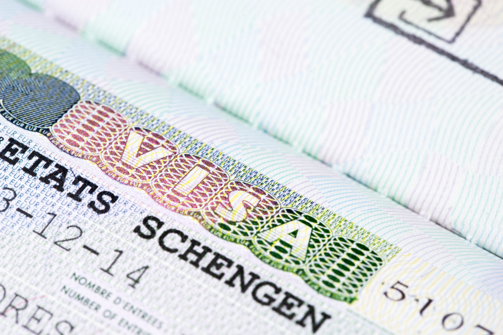 New Scandal Exposed: Poland Issued Schengen Visas to Russians Despite Sanctions